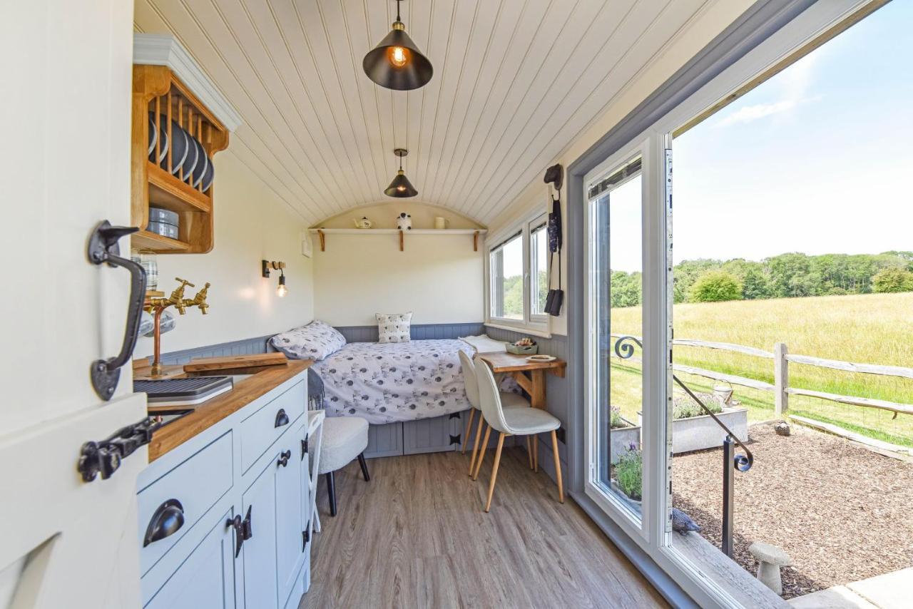 Crabden Shepherd Hut - Blendworth Villa Waterlooville Exterior foto
