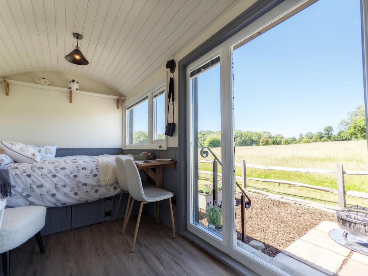 Crabden Shepherd Hut - Blendworth Villa Waterlooville Exterior foto